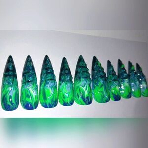 Hand crafted custom 10pc embossed stiletto acrylic press on nails sz Large